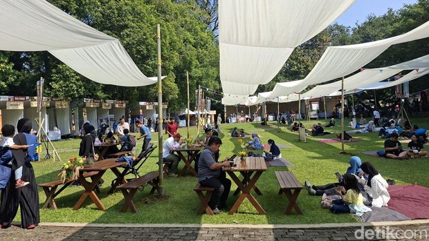 Kegiatan Akulturasa di Kampus ITB. Kegiatan Akulturasa di Kampus ITB.