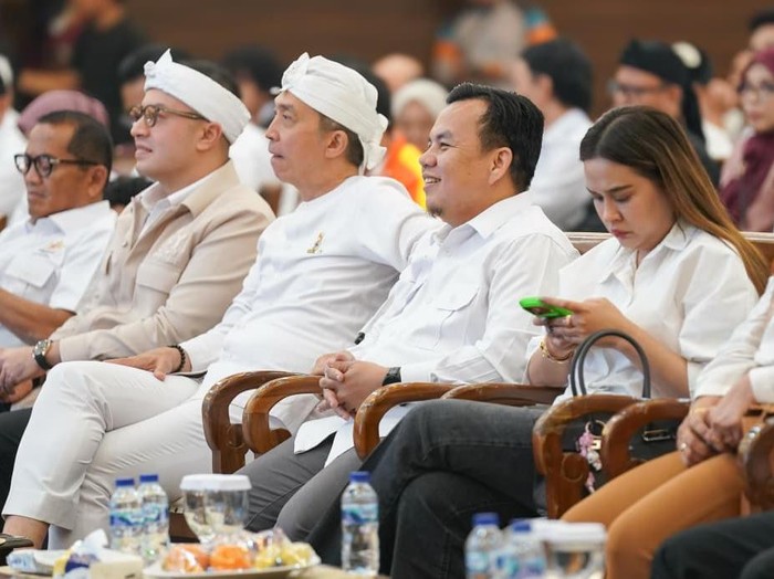 Ketua DPRD Kota Bogor Adityawarman Adil saat menghadiri Muskota Kadin