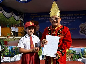 SD-SMP di Wilayah 3T Dapat Bantuan Listrik-Internet, Murid: Belajar Lebih Menyenangkan