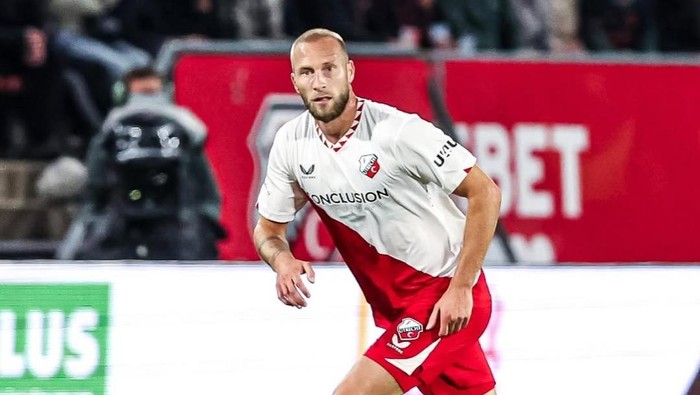 Mike van der Hoorn.