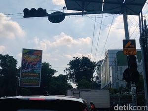 Lampu Lalu Lintas di Surabaya Masih Padam Bergiliran, Pengendara Sambat