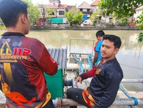 Pria 21 Tahun Ditemukan Tewas Tenggelam di Sungai Kalimas Surabaya