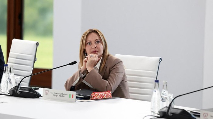 Italian Prime Minister Giorgia Meloni attends a working session with G7 leaders and outreach partners on promoting economic growth during the G7 Summit in Evian-les-Bains, France, June 17, 2026. REUTERS/Evelyn Hockstein