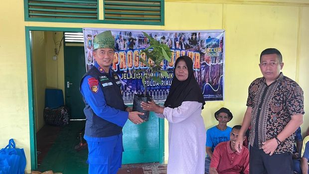 Polda Riau menggelar program JALUR menjelang Hari Bhayangkara ke-80, Jumat (19/6/2026).
