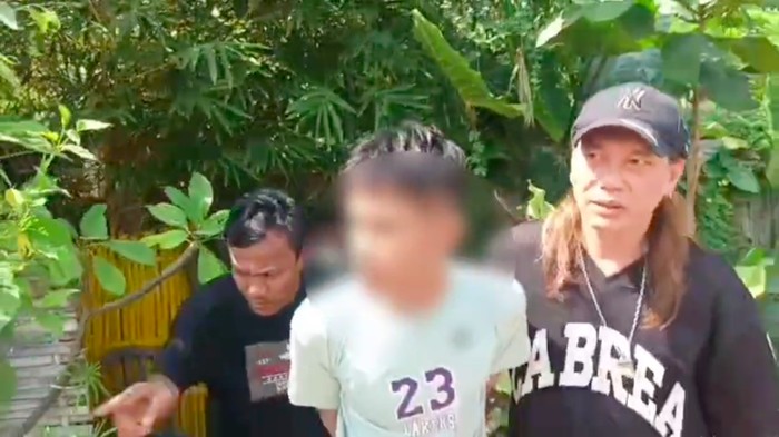 Polisi menangkap perampok minimarket di Kecamatan Bekasi Selatan, Kota Bekasi, Jawa Barat, yang sempat menodong dan menyekap karyawan (Foto: dok Istimewa)