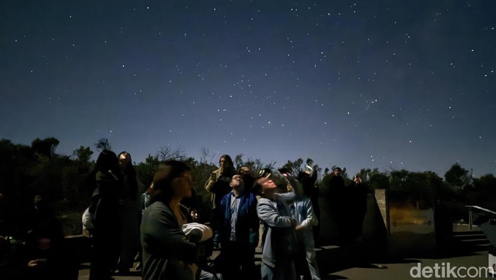 Stargazing di Pinnacles View, Australia Barat