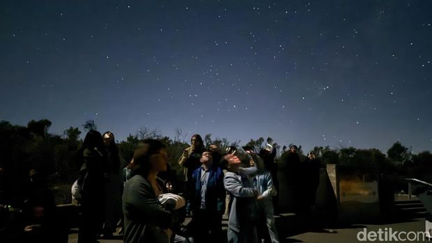 Stargazing di Pinnacles View, Australia Barat