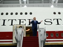Kala Trump Pamer Pesawat Boeing 747 Pemberian Qatar