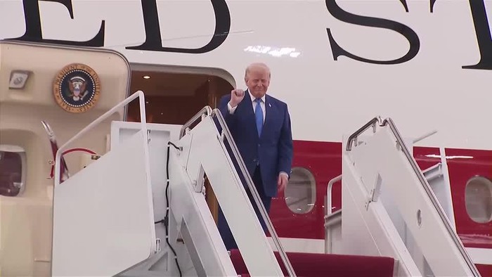 0733WD-USA-TRUMP_AIR_FORCE_ONE_O_