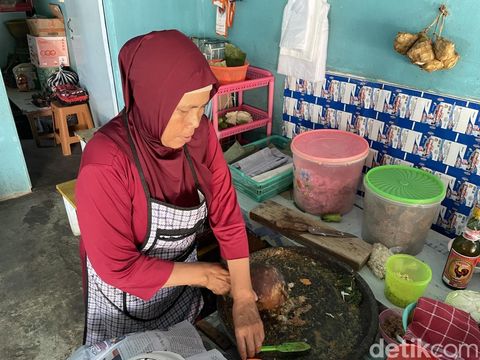 Warung lotek Yayu di Pangandaran