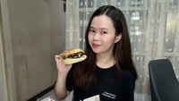 Setelahnya, tim toko Aldis Burger langsung menghubunginya dan mengirimkan pengganti atas kesalahan tersebut. Foto: dok Thread Gina Khairunnisa