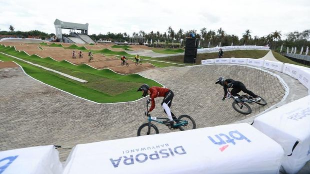 Banyuwangi BMX Supercross kembali digelar Sebanyak 294 pembalap dari berbagai negara siap beradu cepat dalam ajang Banyuwangi BMX Supercross 2026 yang digelar di Sirkuit Muncar pada 27-28 Juni.