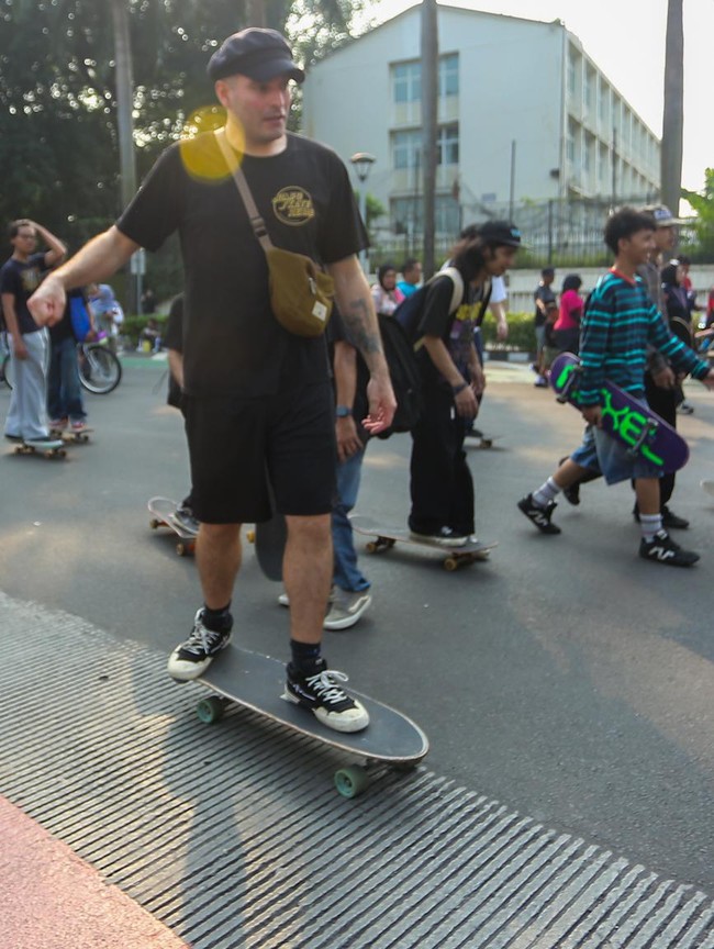 Bundaran HI Diserbu Skater, CFD Jakarta Berubah Jadi Arena Aksi Penuh Adrenalin