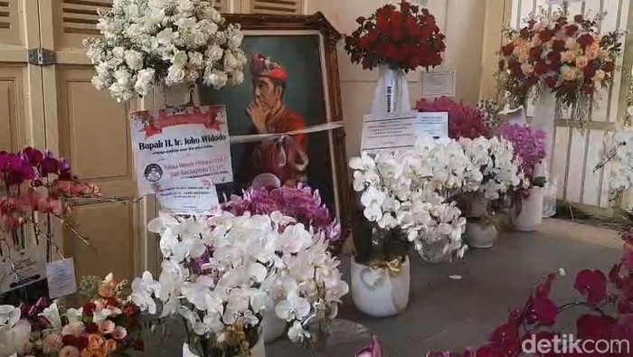 Bunga anggrek ucapan ultah ke Jokowi.