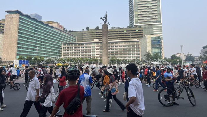 Car free day (CFD) atau hari bebas kendaraan bermotor (HBKB) di Bundaran HI, Jakarta Pusat, Minggu (21/6/2026), kembali digelar setelah minggu lalu ditiadakan.
