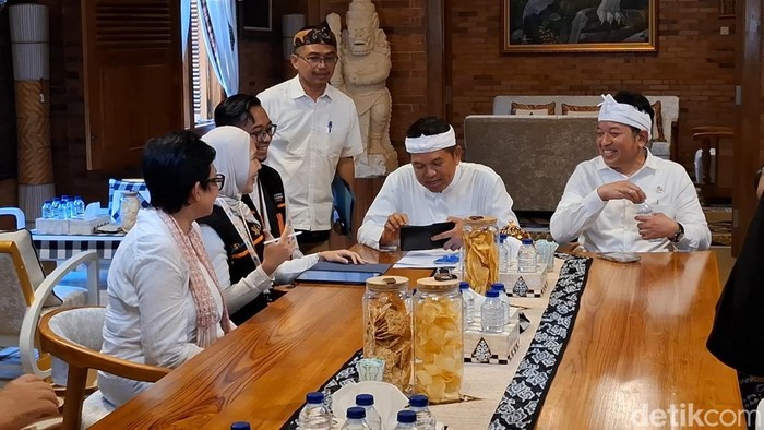 Gubernur Jabar Dedi Mulyadi