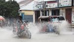 Hujan Deras Rendam Mogadishu, Kendaraan Terobos Genangan di KM4