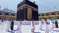 Lebih Baik Umrah Atau Haji Dulu?