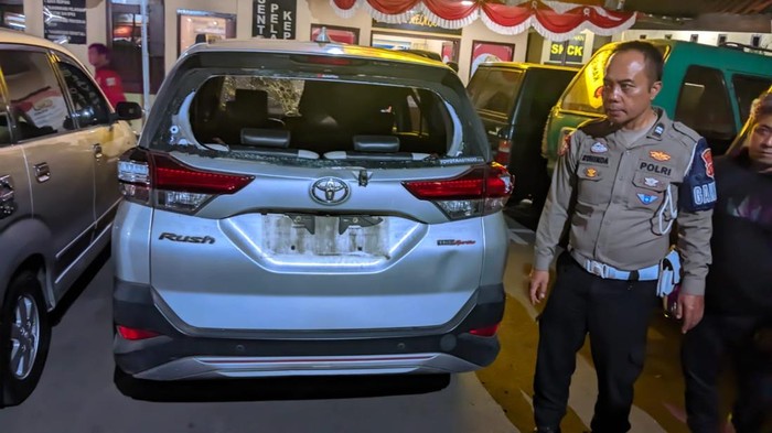 Kondisi mobil yang terlibat insiden di Kota Bandung