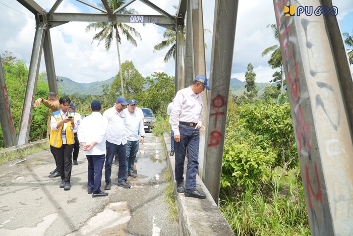 Menteri PU cek kondisi infrstruktur pascagempa Sulteng.