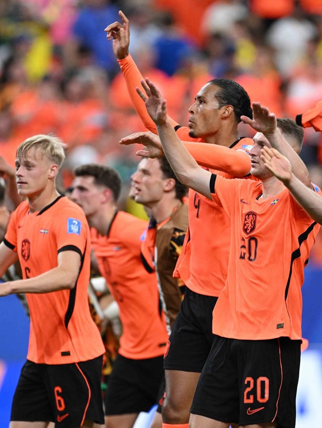 Oranye Mengamuk! Belanda Permalukan Swedia dengan Kemenangan Telak 5-1