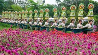Parade Seni Budaya Warnai Taman Bunga The Blooms Tabanan