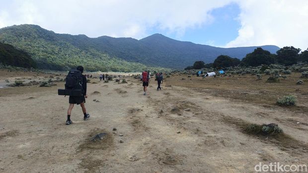 Pendakian ke Gunung Gede Pendakian ke Gunung Gede