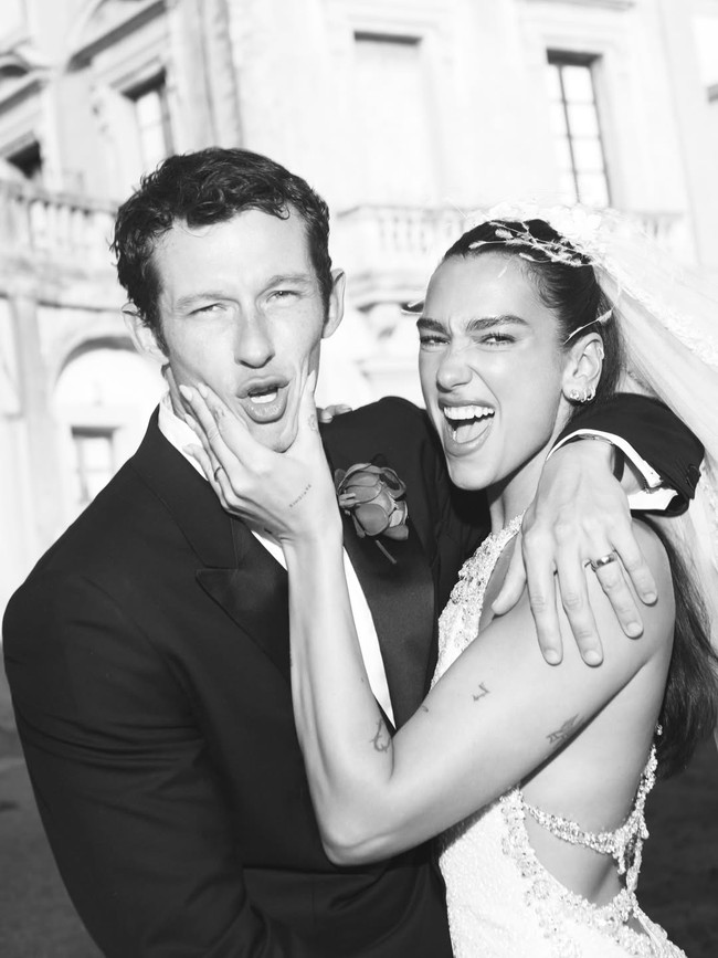 Dua Lipa dan Callum Turner pertama kali dikabarkan menjalin asmara pada awal 2024. Keduanya kemudian mengonfirmasi hubungan mereka melalui Instagram pada Juli di tahun yang sama. Foto: Instagram/@dualipa