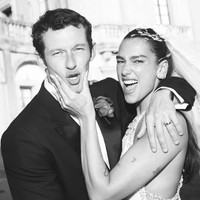 Dua Lipa dan Callum Turner pertama kali dikabarkan menjalin asmara pada awal 2024. Keduanya kemudian mengonfirmasi hubungan mereka melalui Instagram pada Juli di tahun yang sama. Foto: Instagram/@dualipa