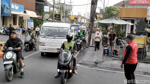 Situasi di Simpang Berawa-Lapangan Tibubeneng, Kecamatan Kuta Utara, Badung.