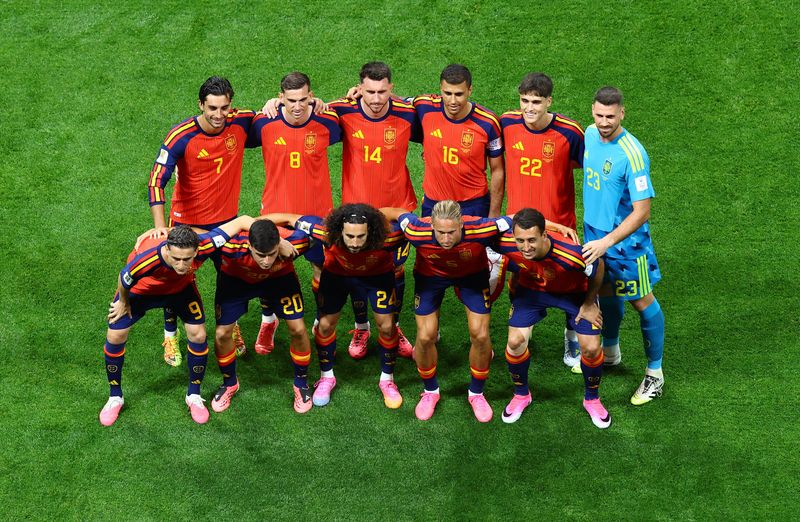 Timnas Spanyol Soccer Football - FIFA World Cup 2026 - Group H - Spain v Cape Verde - Atlanta Stadium, Atlanta, Georgia, U.S. - June 15, 2026 Spain players pose for a team group photo before the match REUTERS/Bernadett Szabo