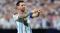 Tanpa Pikir Panjang, Mbappe Sebut Messi yang Terbaik