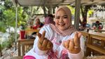 Sedep Banget! Makan Pecak Nila di Warung Betawi Pinggir Kali