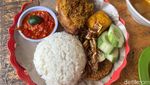 Sedep Banget! Makan Pecak Nila di Warung Betawi Pinggir Kali