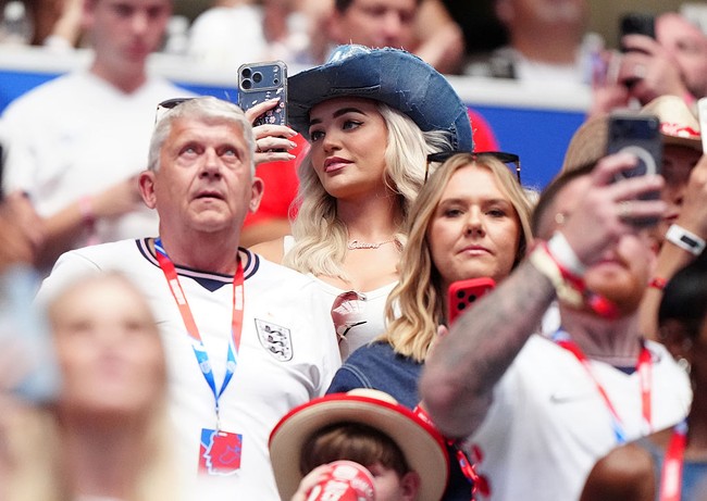 Megan Pickford mengungkap kepanikannya setelah tidak menemukan kopernya setibanya di Amerika Serikat. Tampaknya barang-barang istri kiper timnas Inggris itu terjebak di suatu tempat.Foto: PA Images via Getty Images/Bradley Collyer - PA Images