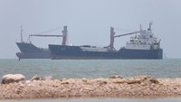 AS Serang Iran Lagi, Ledakan Terdengar di Pelabuhan Selat Hormuz!