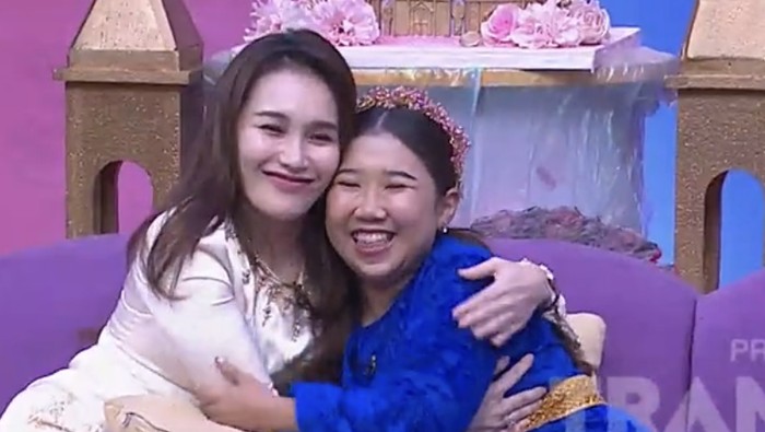 Ayu Ting Ting dan Kiky Saputri