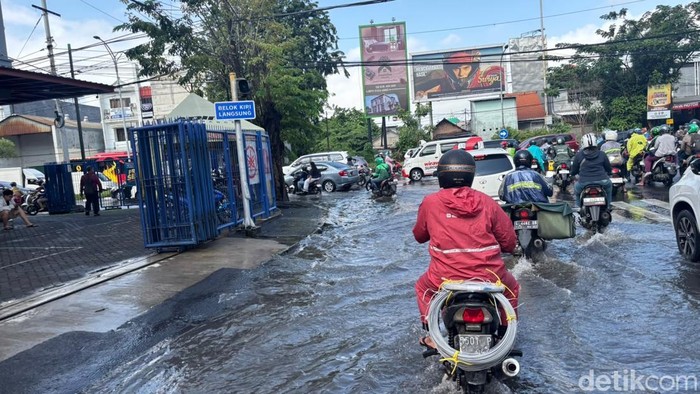 Banjir di Surabaya