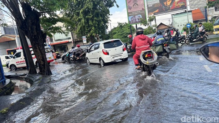 Banjir di Surabaya