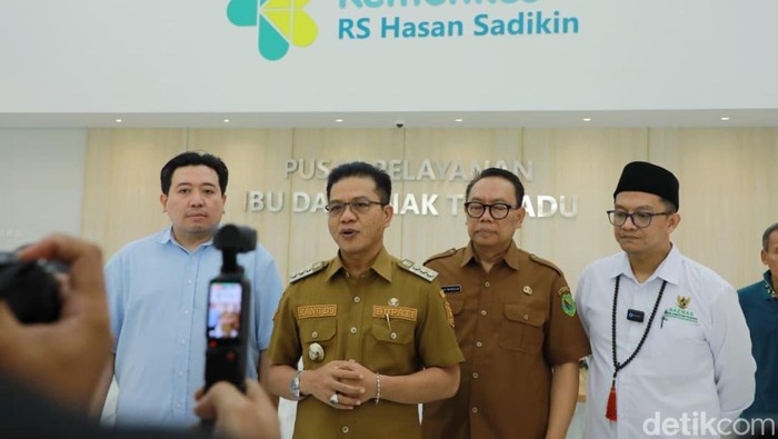 Bupati Bandung Dadang Supriatna