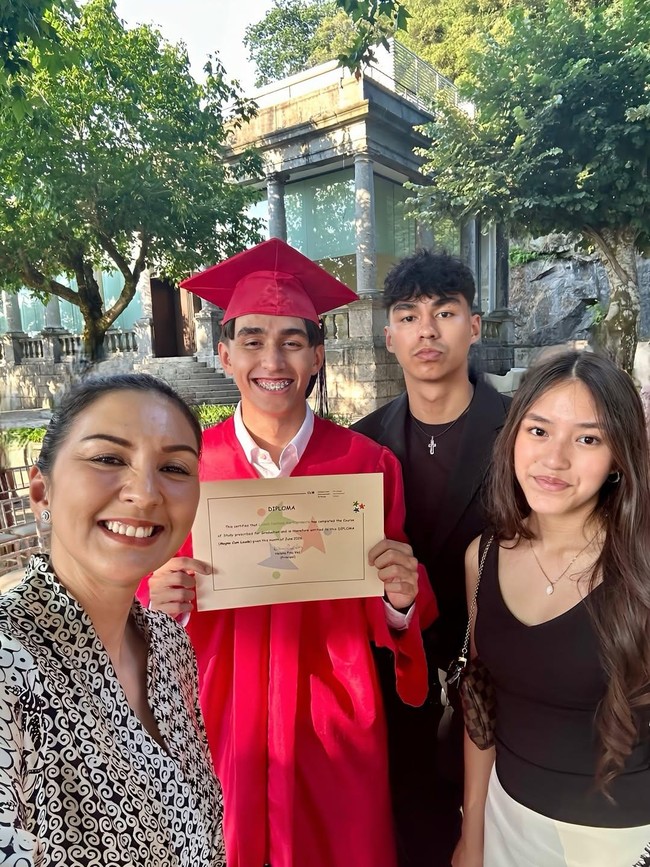 Memori Kelulusan Lionel Anak Donna Agnesia-Darius dari SMA di Portugal