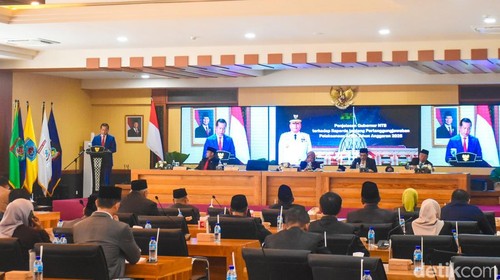 41 Anggota DPRD NTB dilakukan tes urine mendadak, 24 orang absen, Senin (22/6/2026). (Foto: Ahmad Viqi/detikBali).
