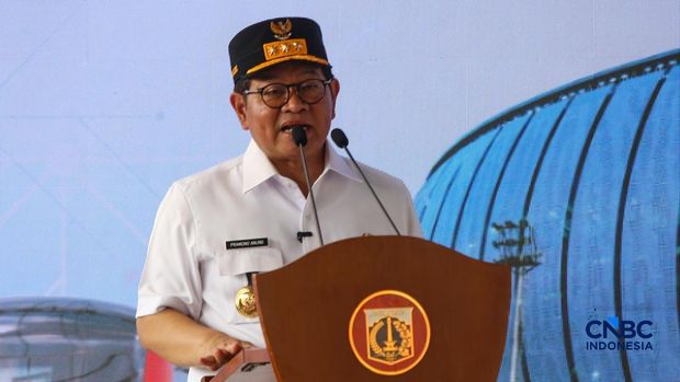 Gubernur DKI Jakarta Pramono Anung saat acara peresmian Stasiun Jakarta International Stadium (JIS) di Jakarta, Senin (22/6/2026). Gubernur DKI Jakarta Pramono Anung saat acara peresmian Stasiun Jakarta International Stadium (JIS) di Jakarta, Senin (22/6/2026). (CNBC Indonesia/Faisal Rahman)