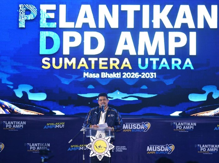 Gubsu Bobby Nasution saat sambutan di acara pelantikan AMPI Sumut (Dok. Diskominfo Sumut).