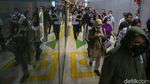 Antusias Warga Hari Ini Naik Transjakarta, MRT-LRT Cuma Rp1
