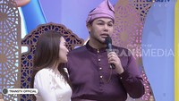 Ivan Gunawan memberikan penjelasan soal perasaannya kepada Ayu Ting Ting. Sebagaimana diketahui, mereka kerap dijodoh-jodohkan oleh penggemar. Foto: dok. Capture Brownis Trans TV