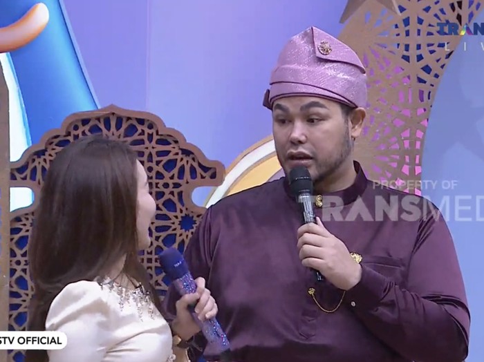 Ivan Gunawan sampaikan perasaan kepada Ayu Ting Ting.