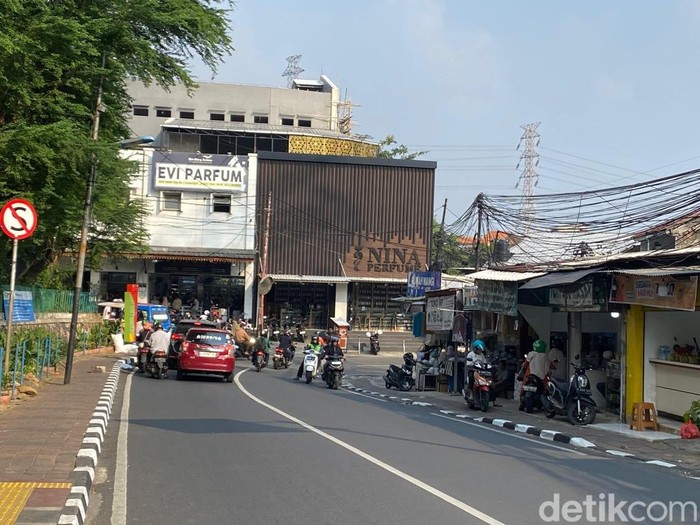 Jalan Raya Condet, sentra parfum yang ada di Jakarta Timur