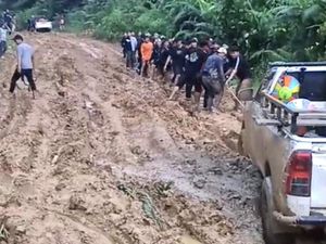 Usai Warga Ancam Gelar Demo, Perbaikan Darurat Jalan Apokayan Dikebut