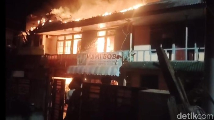 Kebakaran rumah dua lantai di Tasikmalaya